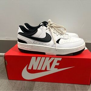 Nike Gamma Force Black and White Athletic Shoes Sneakers